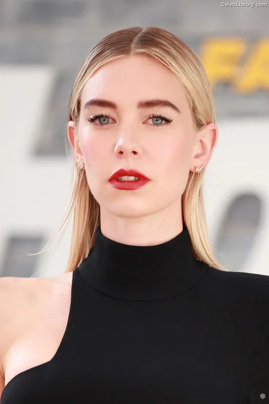 Vanessa Kirby photo 19 of 1109