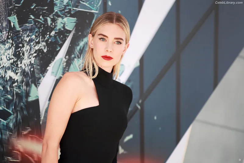 Vanessa Kirby photo 20 of 1109