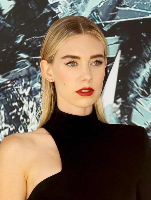 Vanessa Kirby photo 15 of 1109