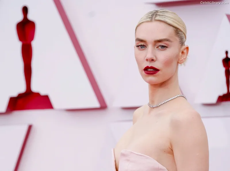 Vanessa Kirby photo 23 of 1109
