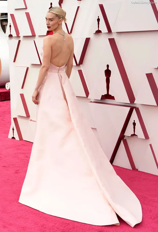 Vanessa Kirby photo 5 of 1109