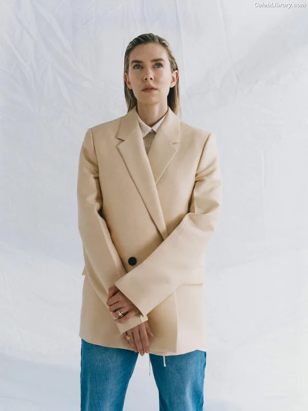 Vanessa Kirby photo 4 of 1109