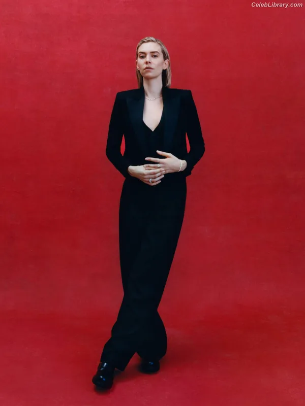 Vanessa Kirby photo 5 of 1109