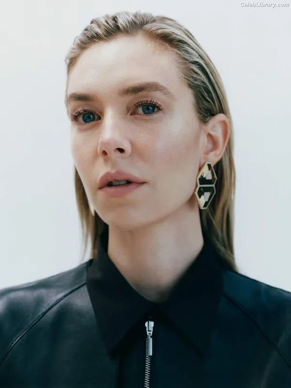 Vanessa Kirby photo 7 of 1109