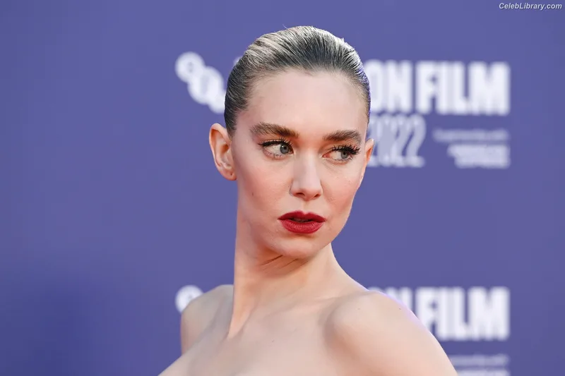 Vanessa Kirby photo 19 of 1109