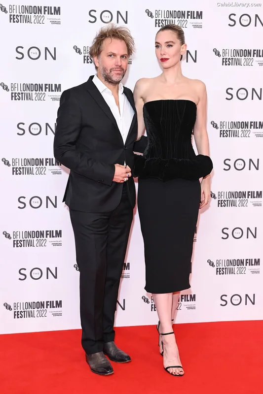 Vanessa Kirby photo 2 of 1109