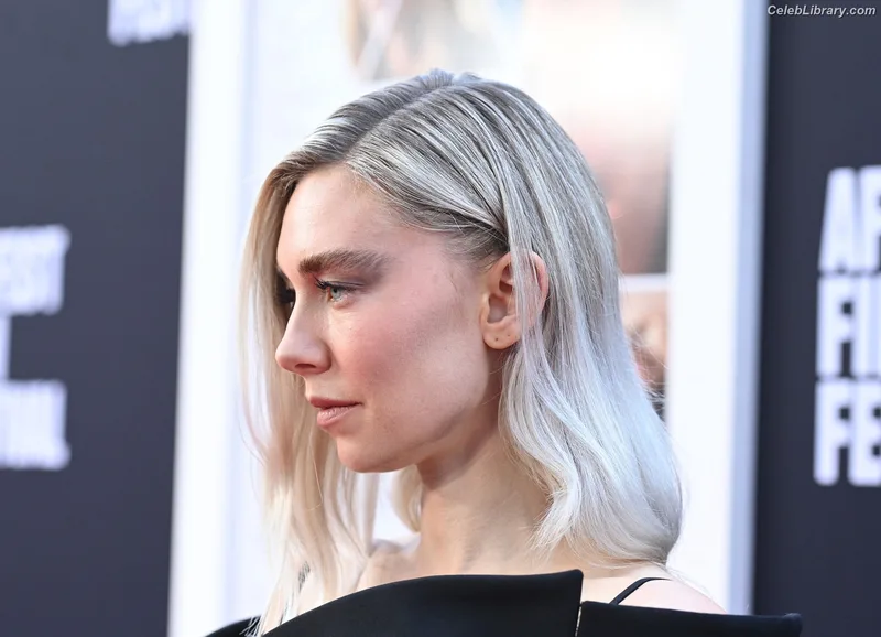 Vanessa Kirby photo 16 of 1109