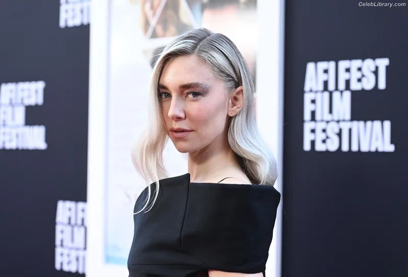 Vanessa Kirby photo 20 of 1109