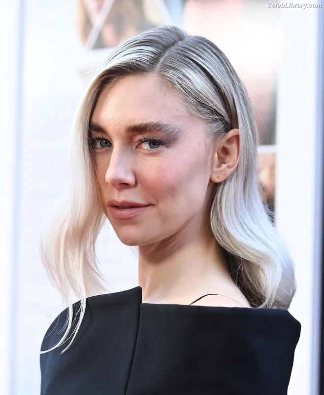 Vanessa Kirby photo 2 of 1109
