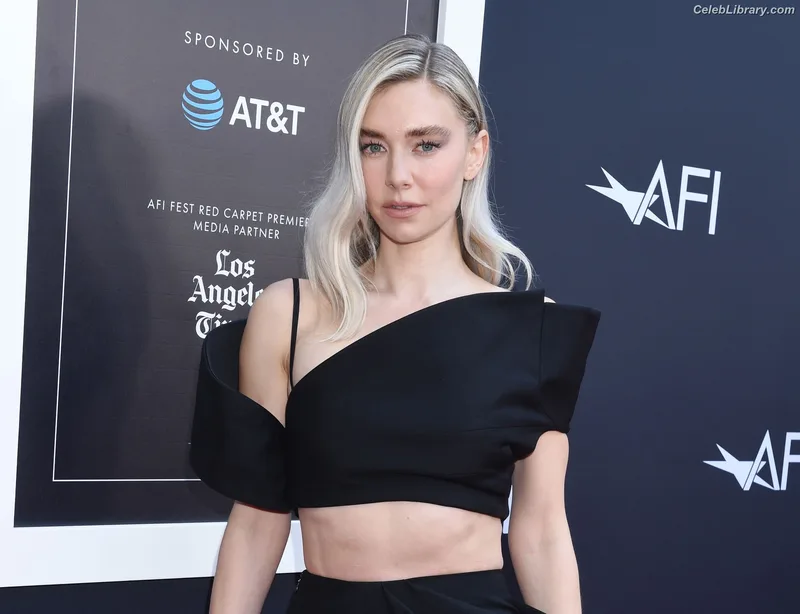 Vanessa Kirby photo 8 of 1109