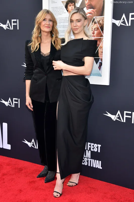 Vanessa Kirby photo 13 of 1109