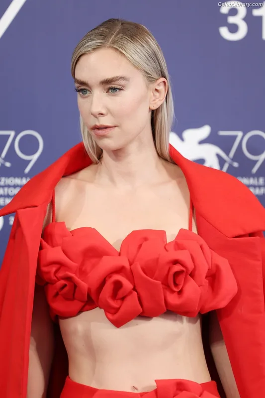Vanessa Kirby photo 21 of 1109