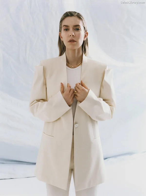 Vanessa Kirby photo 22 of 1109