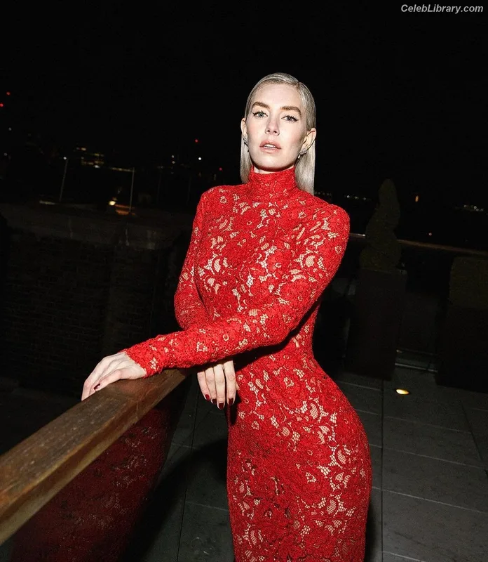 Vanessa Kirby photo 24 of 1109