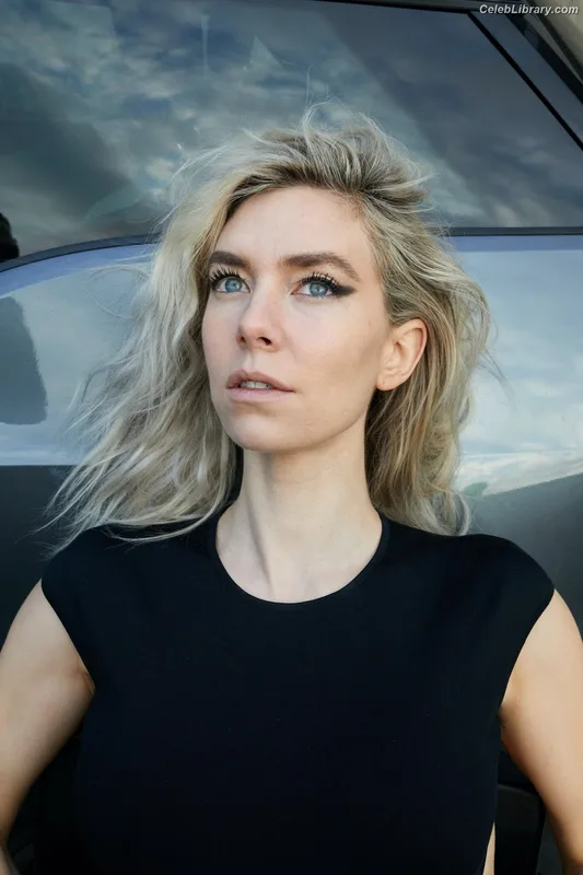 Vanessa Kirby photo 11 of 1109