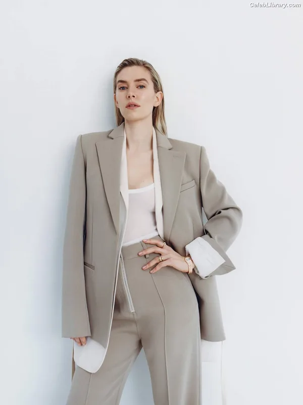 Vanessa Kirby photo 14 of 1109