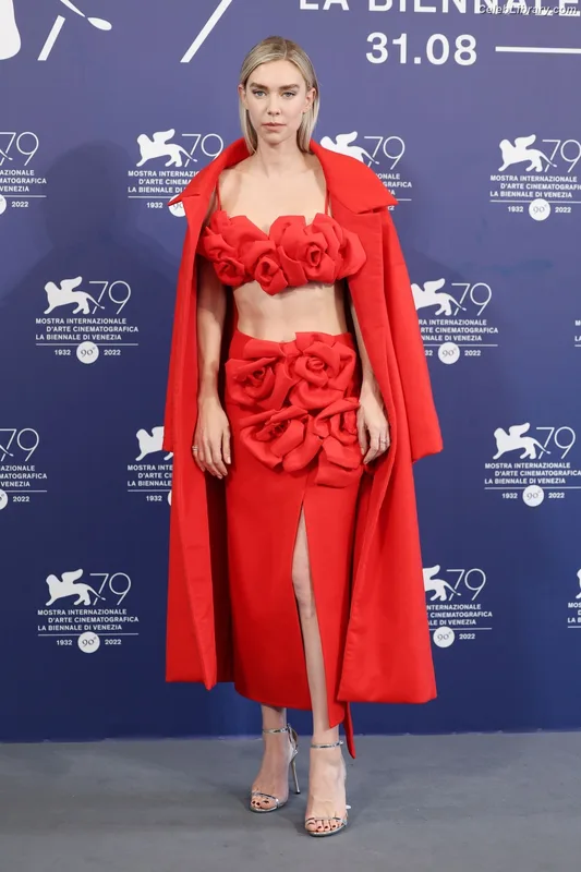 Vanessa Kirby photo 18 of 1109