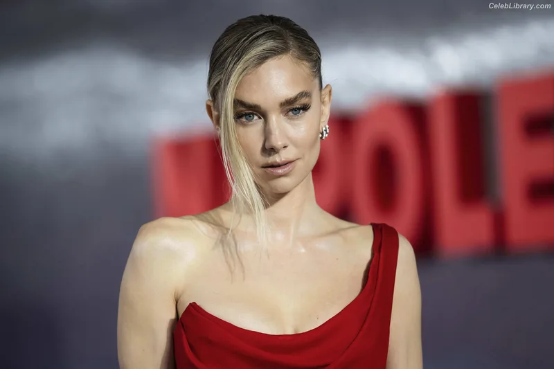 Vanessa Kirby photo 7 of 1109