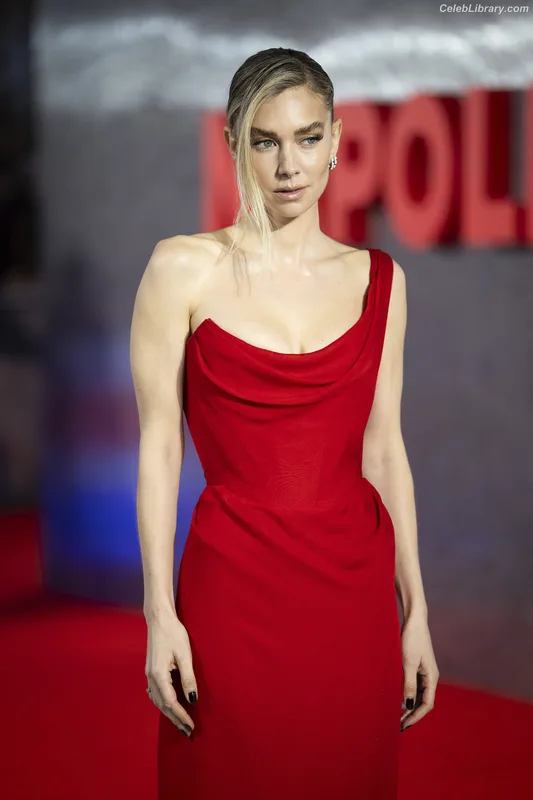 Vanessa Kirby photo 23 of 1109