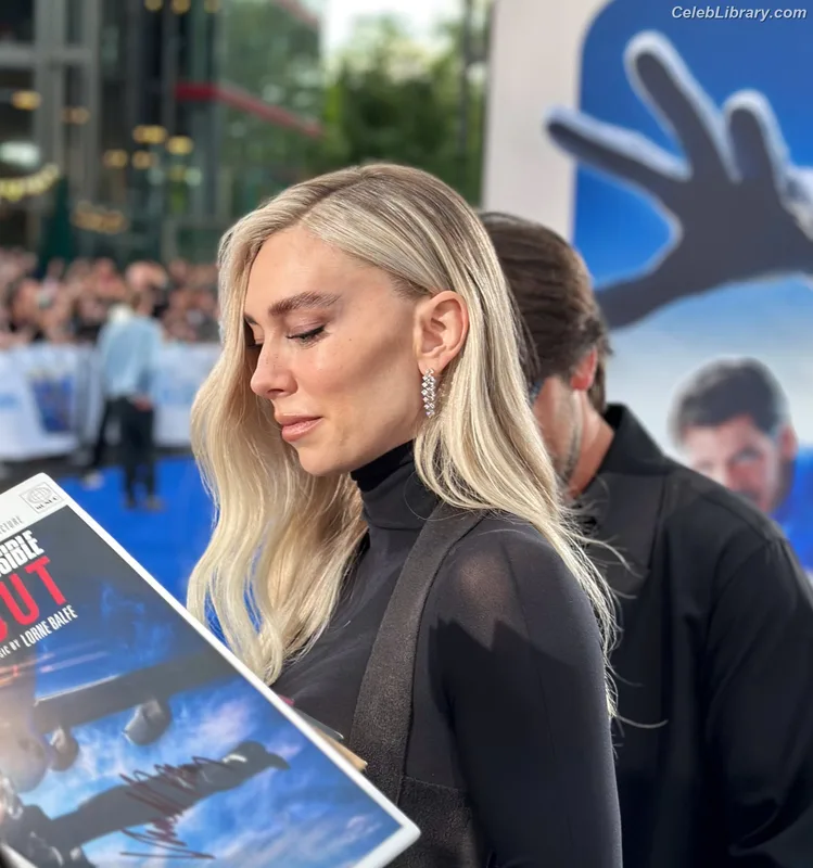 Vanessa Kirby photo 11 of 1109