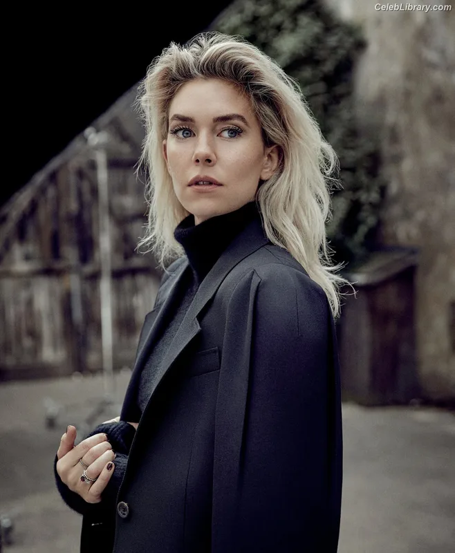 Vanessa Kirby photo 19 of 1109
