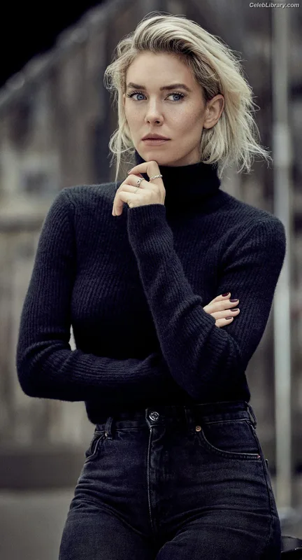 Vanessa Kirby photo 21 of 1109
