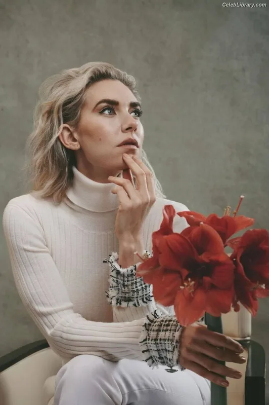 Vanessa Kirby photo 5 of 1109