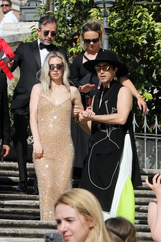 Vanessa Kirby photo 6 of 1109