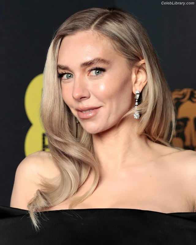 Vanessa Kirby photo 24 of 1109