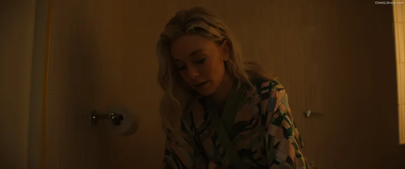 Vanessa Kirby photo 16 of 1109