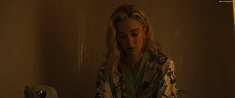 Vanessa Kirby photo 17 of 1109