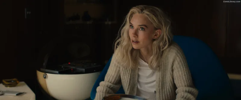 Vanessa Kirby photo 2 of 1109