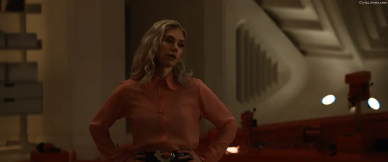 Vanessa Kirby photo 15 of 1109