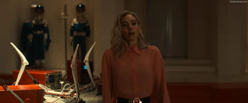 Vanessa Kirby photo 16 of 1109