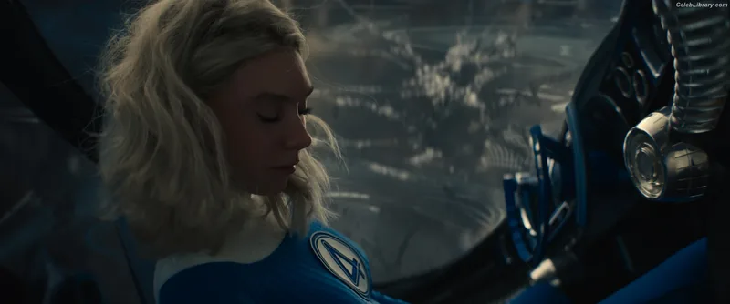Vanessa Kirby photo 17 of 1109