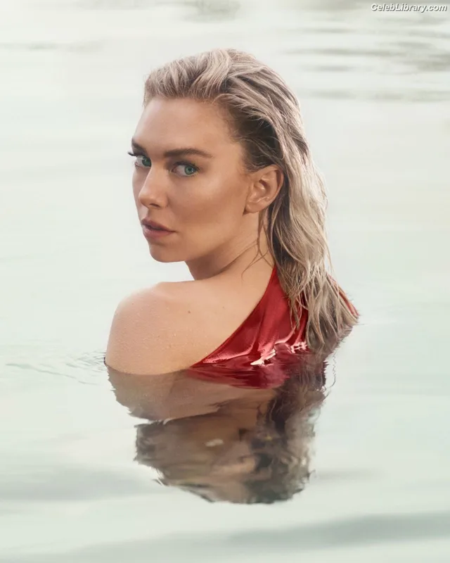 Vanessa Kirby photo 18 of 1109