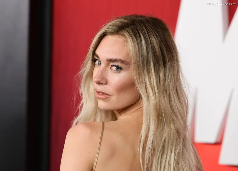 Vanessa Kirby photo 24 of 1109