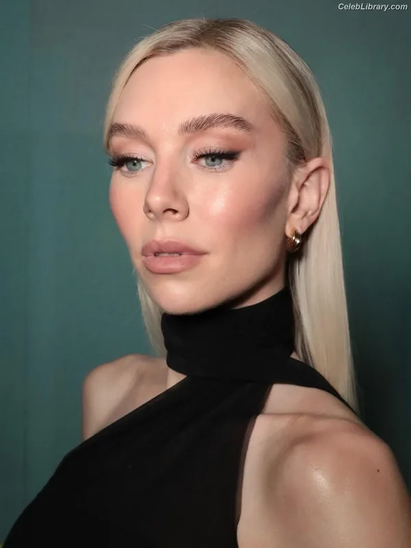 Vanessa Kirby photo 24 of 1109