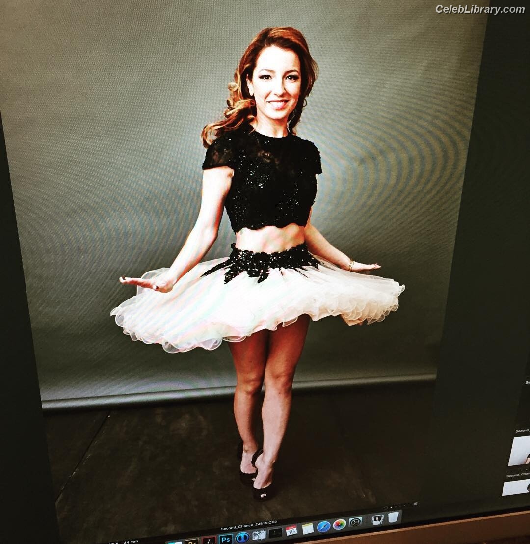 Vanessa Lengies photo 5 of 52