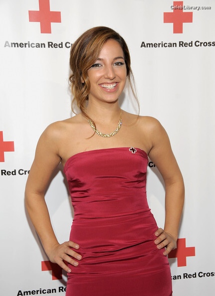 Vanessa Lengies photo 1 of 52