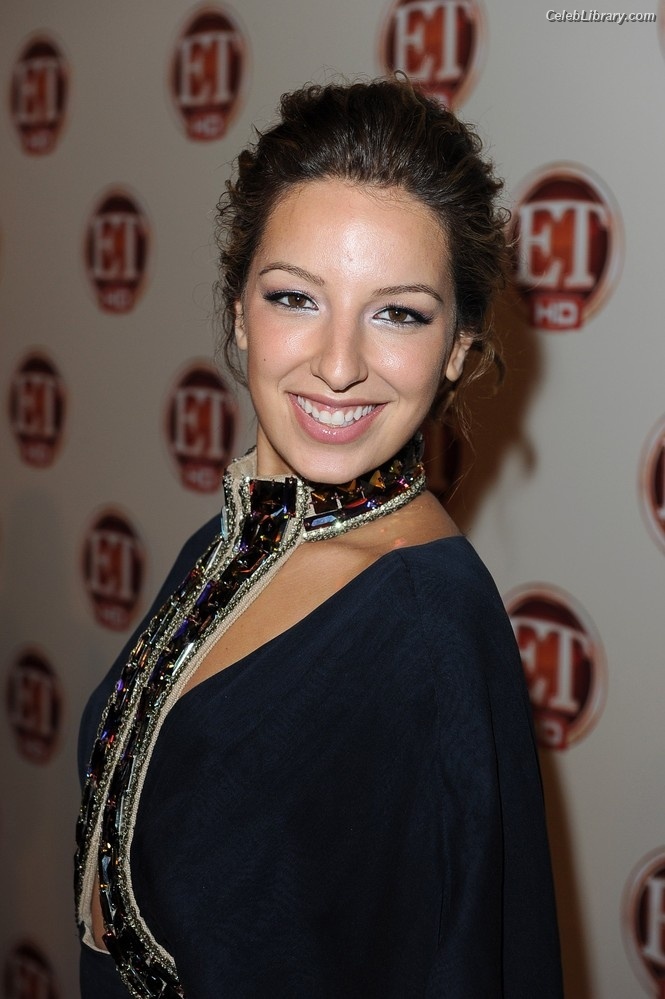 Vanessa Lengies photo 19 of 52