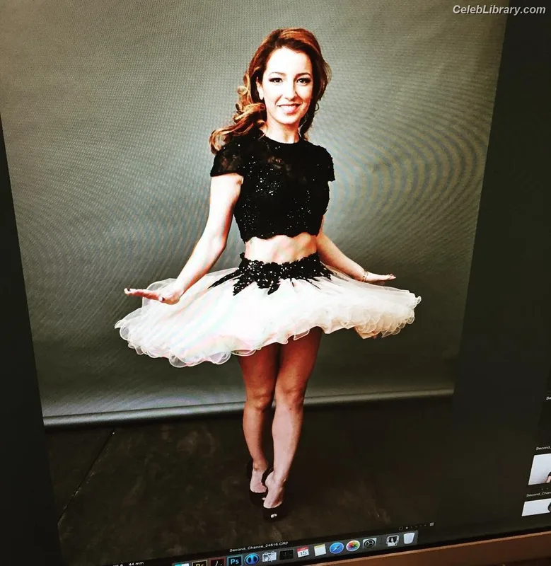 Vanessa Lengies photo 5 of 52
