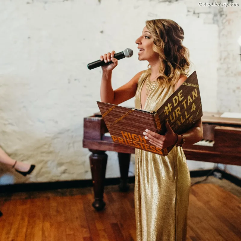 Vanessa Lengies photo 9 of 52