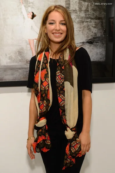 Vanessa Lengies photo 21 of 52