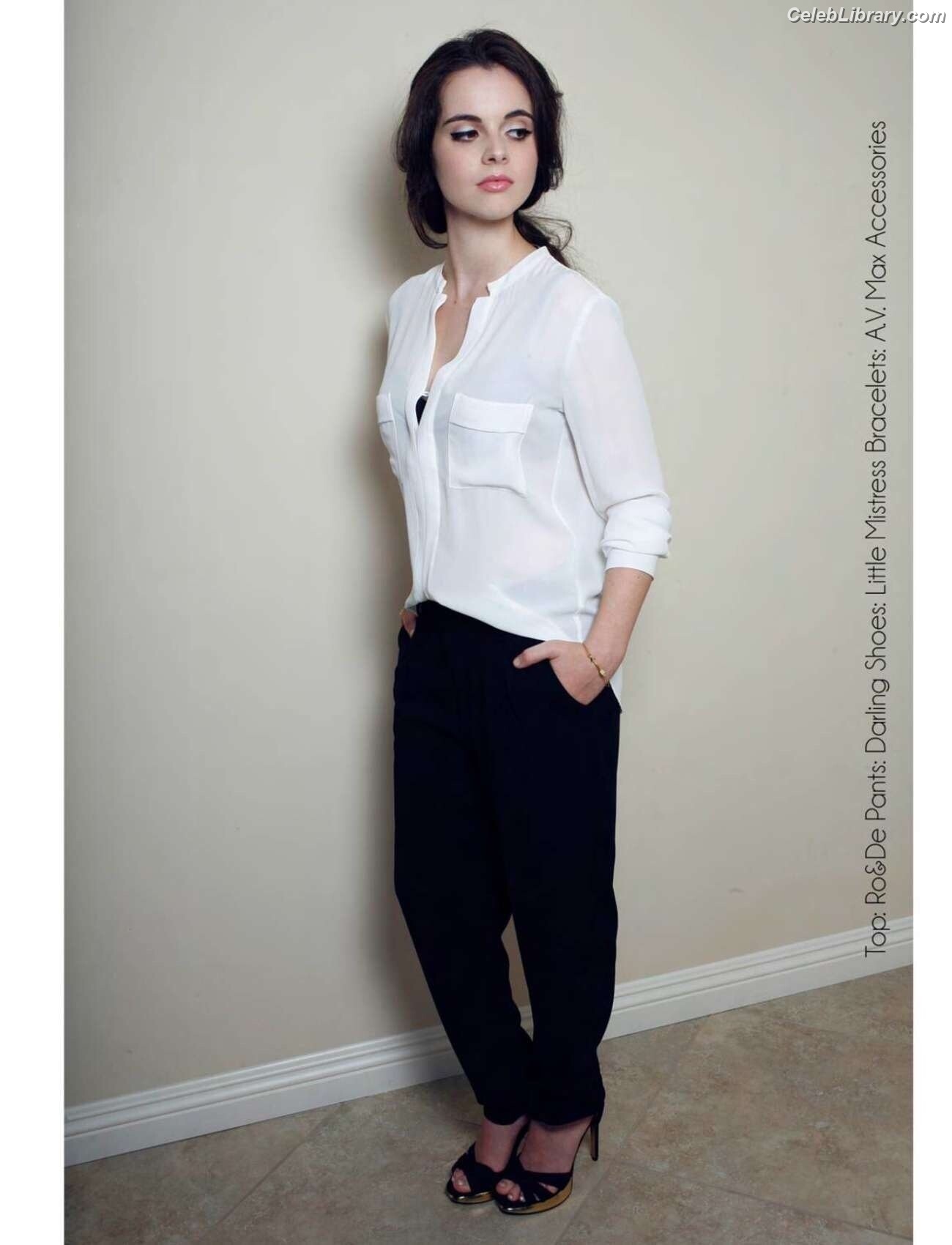 Vanessa Marano photo 8 of 1085