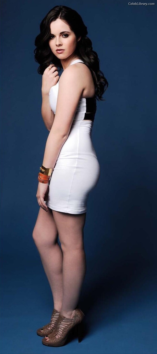Vanessa Marano photo 8 of 1085