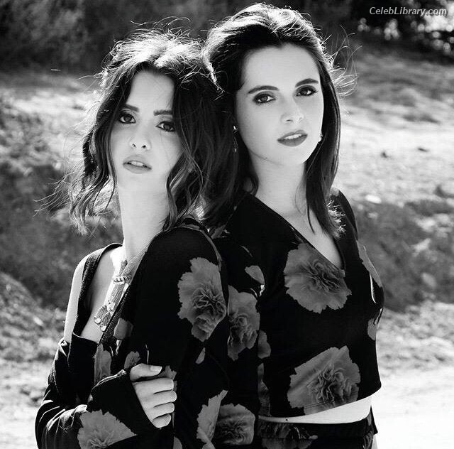 Vanessa Marano photo 16 of 1085