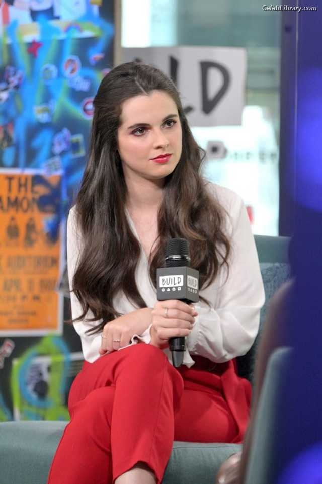 Vanessa Marano photo 21 of 1085