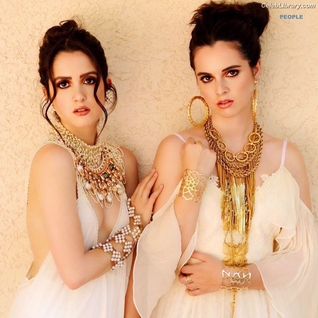 Vanessa Marano photo 7 of 1085