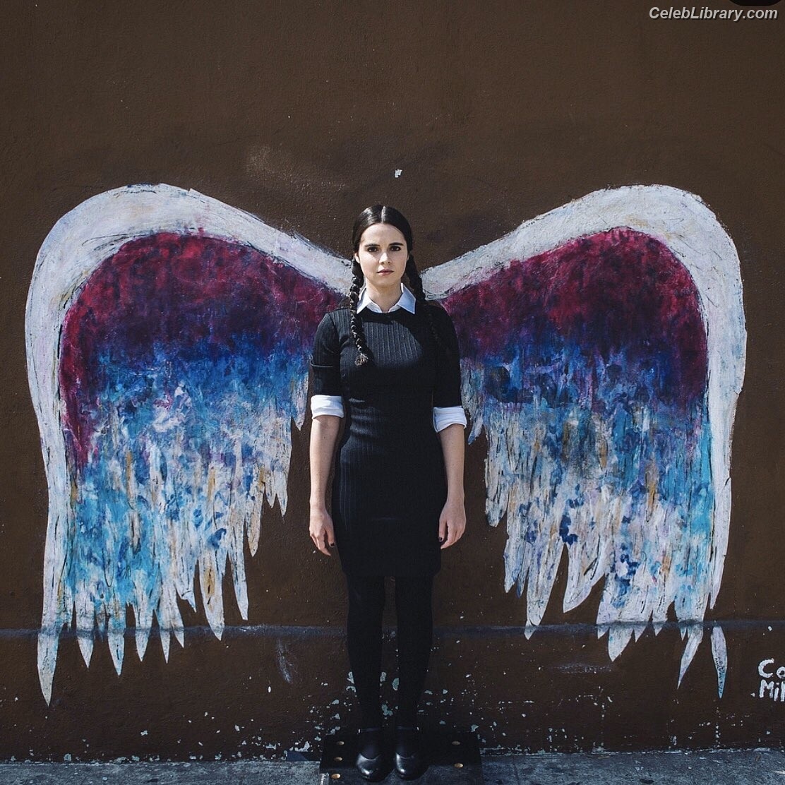 Vanessa Marano photo 23 of 1085